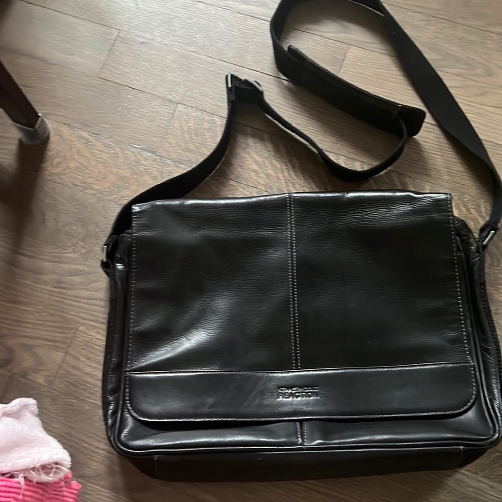 Kenneth Cole Reaction Men’s messenger bag